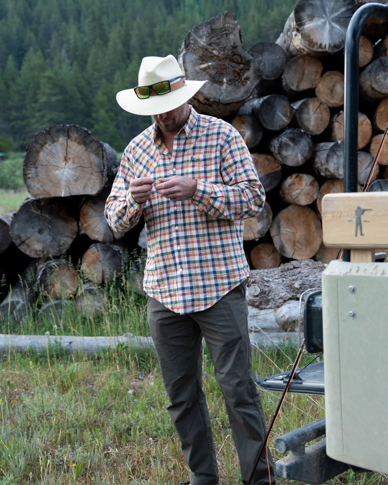 BRIMMED FIELD HAT - L.E. &amp; Chalk