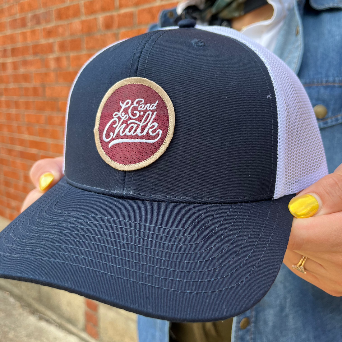 CIRCLE SCRIPT TRUCKER - L.E. &amp; Chalk